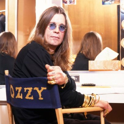 Banda do exército de Charles homenageia Ozzy Osbourne com cover de Black Sabbath
