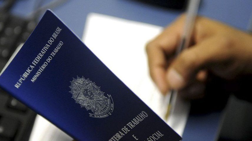 Carteira de trabalho (Foto: Agência Brasil)