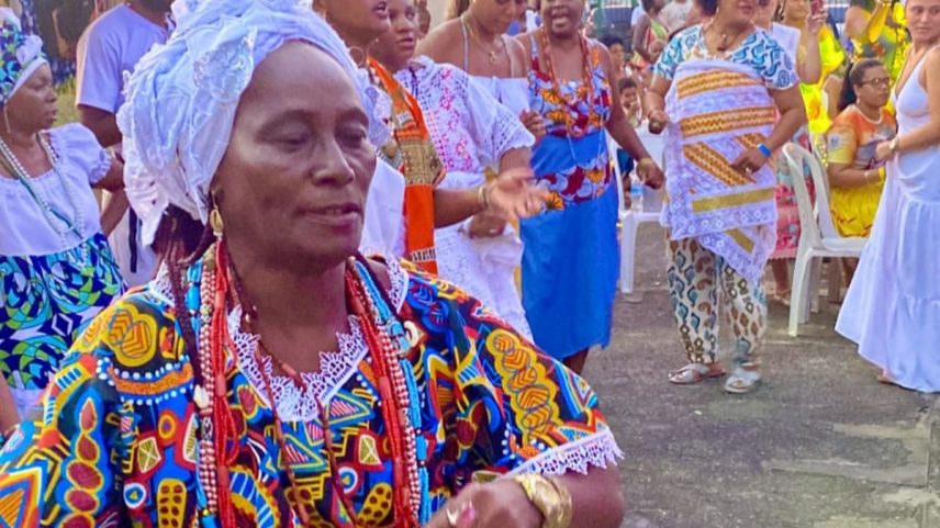 Samba das Yabás festeja três anos do encontro com evento gratuito no Caminho Niemeyer — Foto: Divulgação