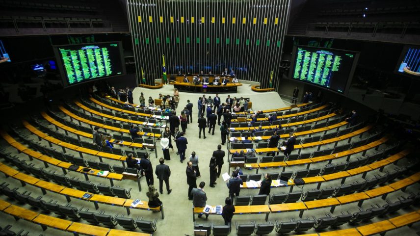 Plenário da Câmara vota projeto que derruba decreto do IOF (Foto: Brenno Carvalho / Agência O Globo)