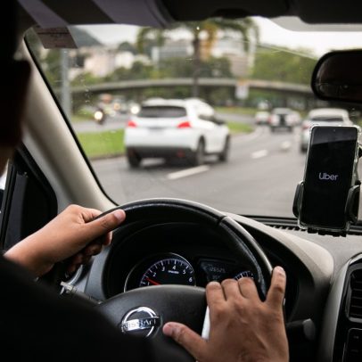 Motoristas de aplicativo enfrentam jornadas de 60h e têm lucros reduzidos em 2025
