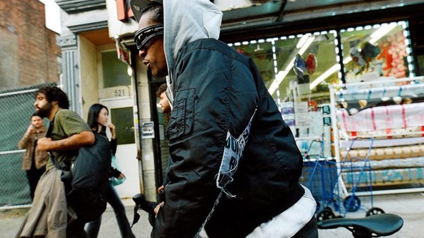 Entre no futuro com os mais recentes óculos de sol Next Generation da Ray-Ban, de A$AP Rocky. Aqui está onde comprá-los. (Foto: Reprodução)