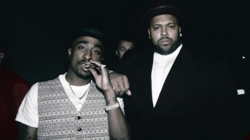 Suge Knight afirma que a mãe de Tupac, Afeni Shakur, disse aos médicos para deixarem 2Pac morrer após ele ser baleado em 1996. (Foto: Reprodução)