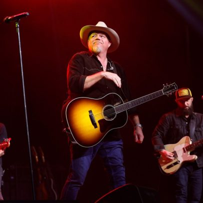 Familiares do cantor Pat Green são vítimas de enchentes no Texas