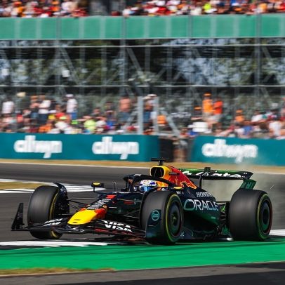 Verstappen garante pole position em Silverstone; Bortoleto larga em 16º lugar