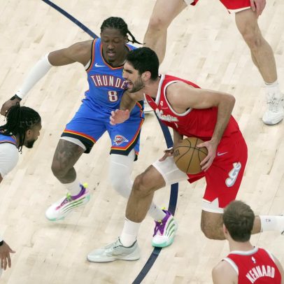 Santi Aldama renova com os Grizzlies por 52,5 milhões de dólares