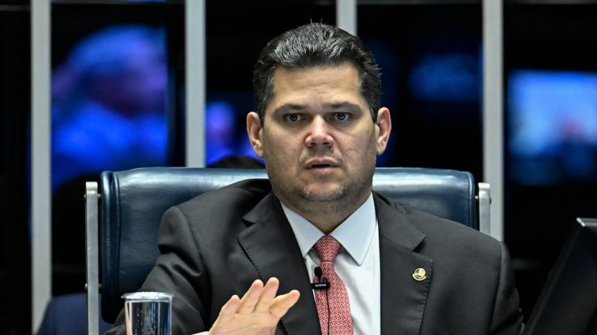 Em nota em nome do Congresso, Davi Alcolumbre defende Judiciário e soberania nacional (Foto: Andressa Anholete/Agência Senado)