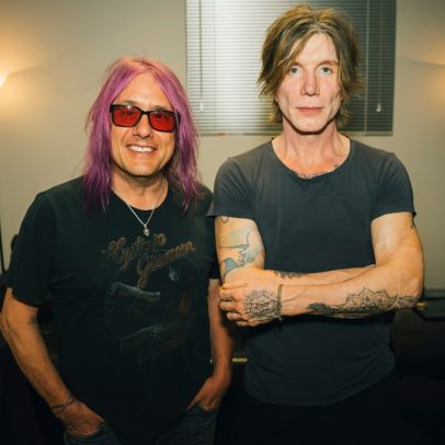 Goo Goo Dolls promove sorteio para arrecadar fundos para vítimas de enchentes no Texas