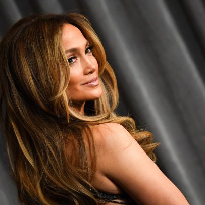Jennifer Lopez é vista com novo amor e Ben Affleck comenta a situação com ironia