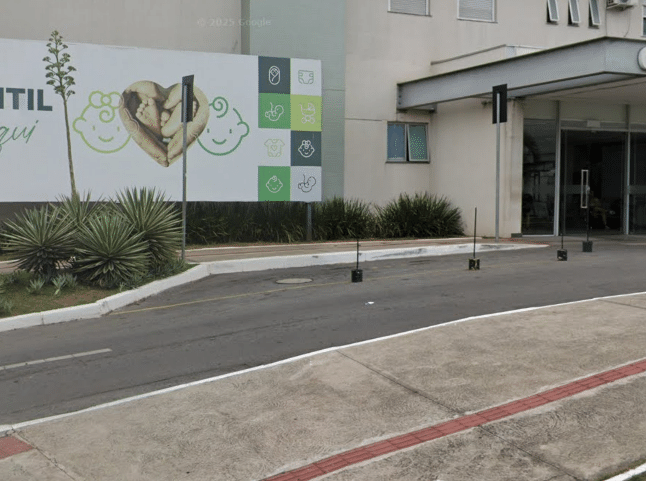 Fachada do hospital Centro Materno-Infantil, em Betim, região metropolitana de Minas Gerais (Foto: Reprodução/Google Maps)