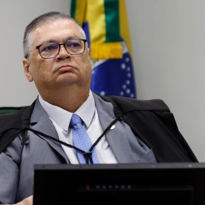 Dino justifica medidas restritivas a Bolsonaro por 'risco de fuga'
