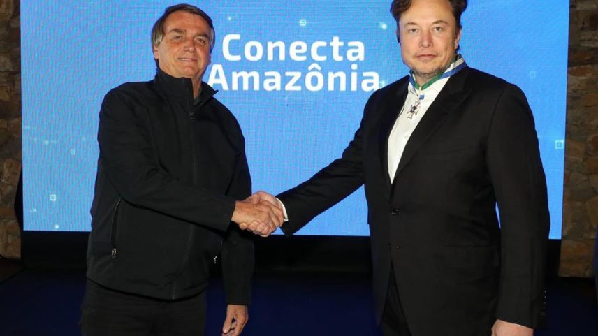 O presidente Jair Bolsonaro e o bilionário Elon Musk durante encontro em São Paulo (Foto: Reprodução Twitter)