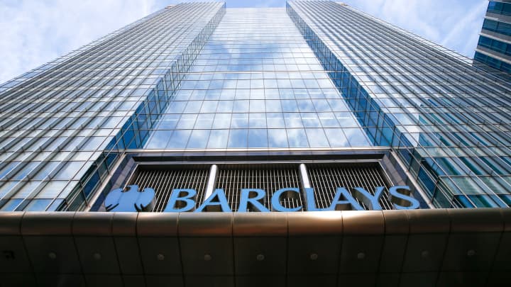 Um arranha-céu One Churchill Place, sede do Barclays Plc, em Canary Wharf, Londres, Reino Unido, na quinta-feira, 7 de janeiro de 2021. (Foto: Bloomberg | Bloomberg | Getty Images)