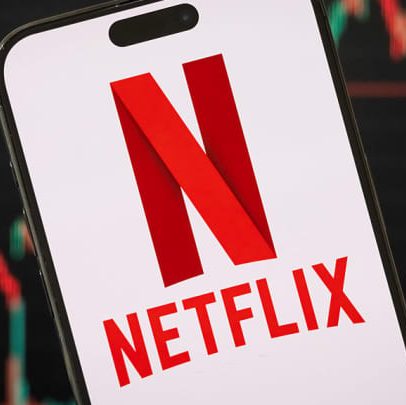 Netflix enfrenta queda inesperada enquanto S&P 500 atinge recordes históricos