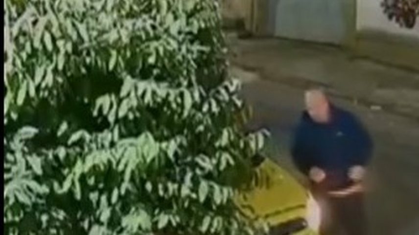 Taxista foi preso após dar golpe em vítima que saía de casa de show na Barra da Tijuca (Foto: Reprodução/Twitter)