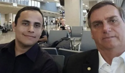 Tércio Arnaud e o ex-presidente Jair Bolsonaro (PL). (Foto: Reprodução)