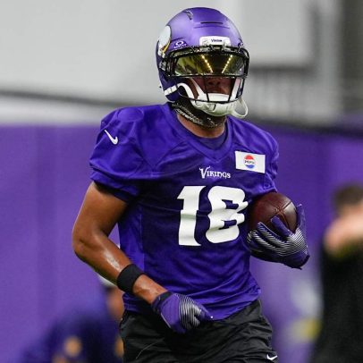 Justin Jefferson é diagnosticado com leve lesão na coxa, afirma técnico dos Vikings