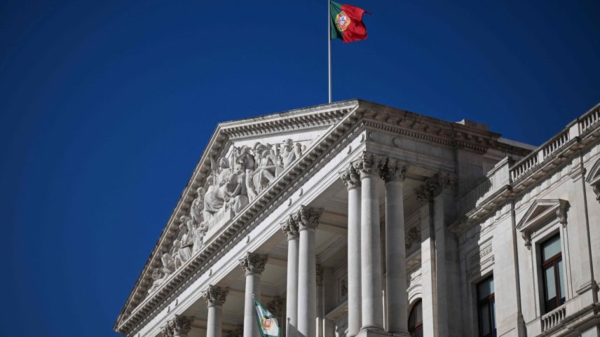 Parlamento de Portugal, onde será votado pacote de restrições à imigração (Foto: Patrícia de Melo Moreira/AFP)