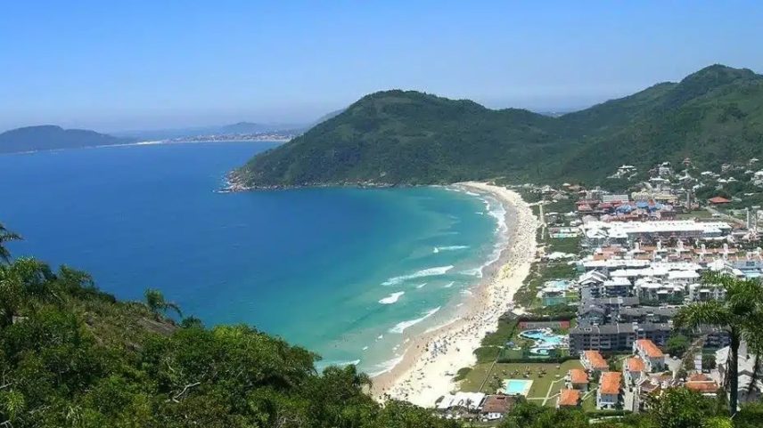 Praia Brava, em Santa Catarina (Foto: Reprodução/VEJA)