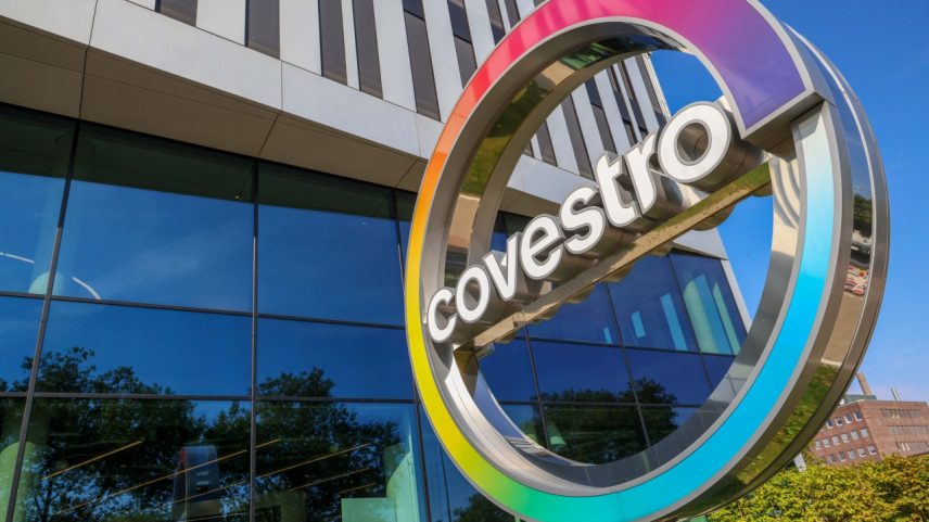 Fachada da Covestro, investida da Adnoc (Foto: Alex Kraus/Getty Images)