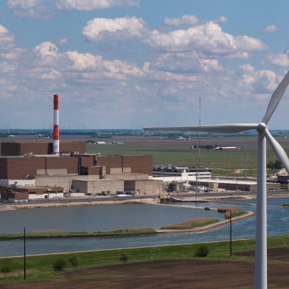 Trump dificulta avanço da energia limpa e produção de veículos elétricos nos EUA