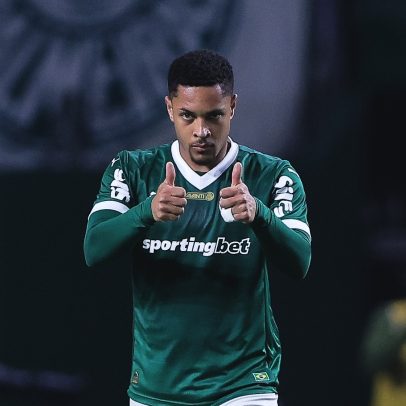 Vitor Roque brilha em campo e recebe elogios de Abel por desempenho destacado