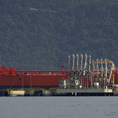Armadores solicitam liberação de contêineres em leilão no porto de São Sebastião