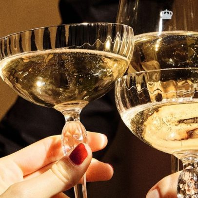 A evolução das taças de champanhe: da corte de Luís XV às celebrações atuais