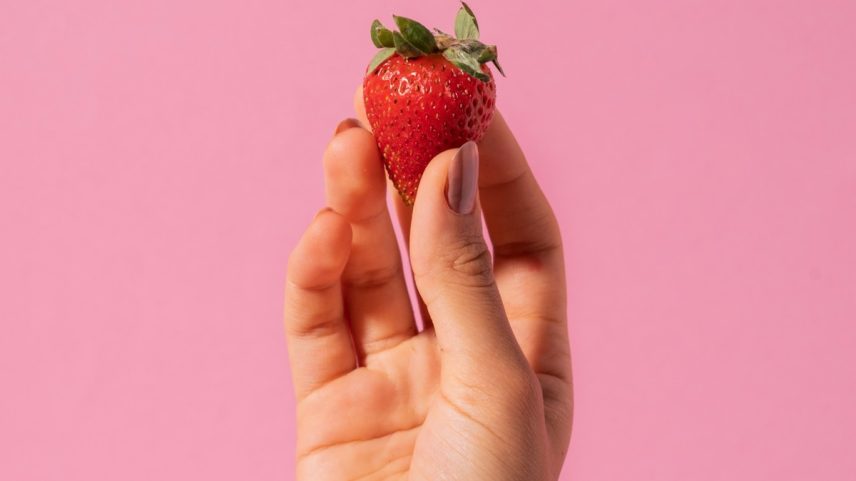 Morango do amor: conheça os riscos do doce queridinho das redes sociais (Foto: Freepik)
