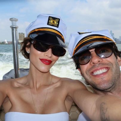 Kaká e família desfrutam de passeio de barco em Nova York
