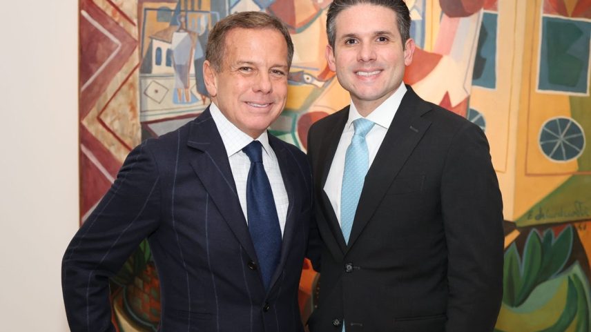 Doria e Motta em jantar nesta segunda, em São Paulo (Foto: Sérgio Quintella / O Globo)