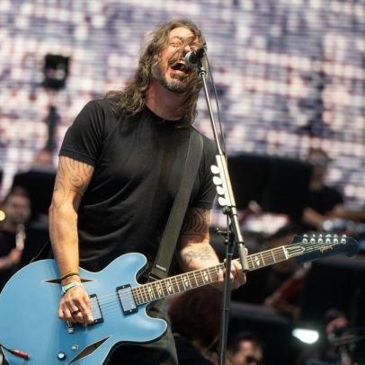 Foo Fighters lançam nova música emocionante em celebração aos 30 anos do álbum de estreia
