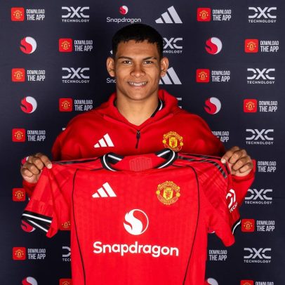 Manchester United anuncia contratação do jovem defensor Diego Leon