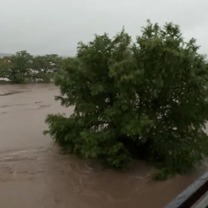 Enchentes no Texas causam mortes e resgates em meio a chuvas catastróficas