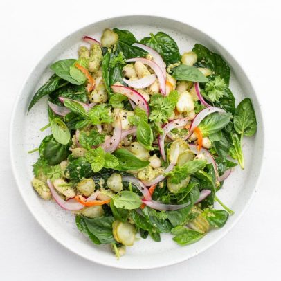 Aprenda a preparar saladas deliciosas com dicas de chef profissional