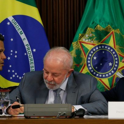 Governo observa apoio de Motta e Alcolumbre a Lula contra tarifas de Trump