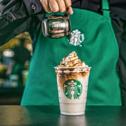 Starbucks considera aumento de preços como último recurso para recuperação financeira