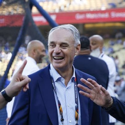 Diretor da MLB afirma que direitos de mídia de domingo podem ir para NBC, Apple ou ESPN