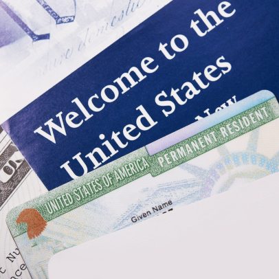Brasileiro é detido nos EUA por comercializar green cards falsificados