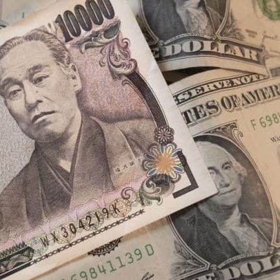 Iene japonês se valoriza após derrota do partido no poder