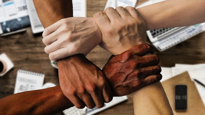 As boas práticas de governança e compliance leva o consumidor a ganhar mais segurança e confiança de que a empresa age de acordo com o que divulga ao mercado (Foto: Pixabay)