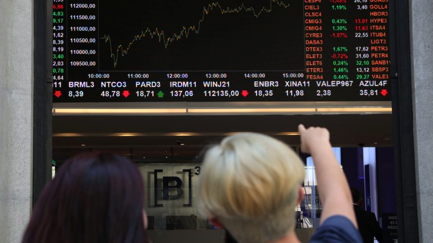 Painel de cotações na Bolsa brasileira, a B3 (Foto: Amanda Perobelli/Reuters)