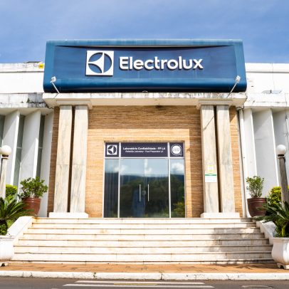 Electrolux oferece estágio global com bolsa-auxílio de R$ 1.900 para candidatos
