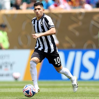 Savarino apresenta melhores números como meia no Botafogo após críticas no Mundial