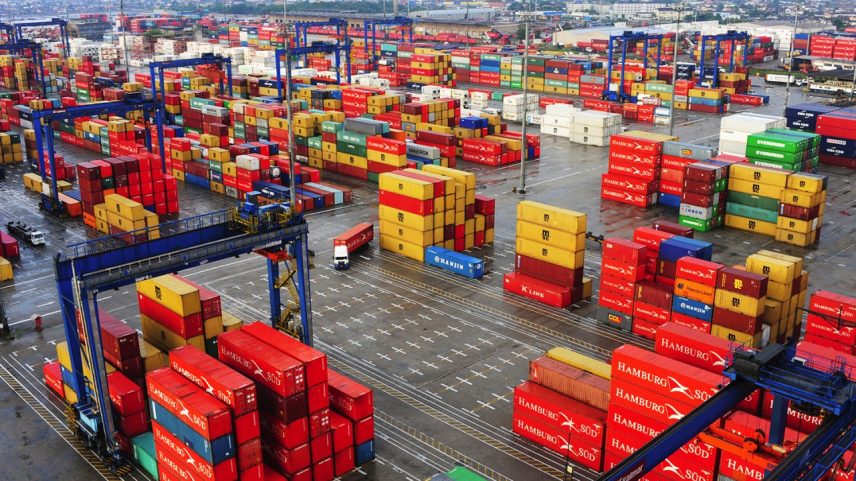 Terminal Santos Brasil, no Porto de Santos (Foto: Germano Luders/Exame/Dedoc)