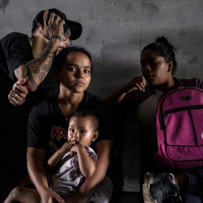 Venezuelanos enfrentam perigos para retornar ao seu país de origem