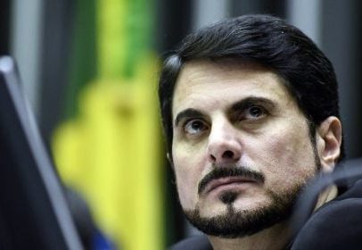 Marcos do Val invoca visto ‘categoria S’ após desobediência ao STF