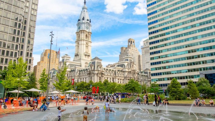 A praça do ayuntamiento de John F. Kennedy em Filadelfia, Estados Unidos. (Foto: Hemis / Alamy / CORDON PRESS)