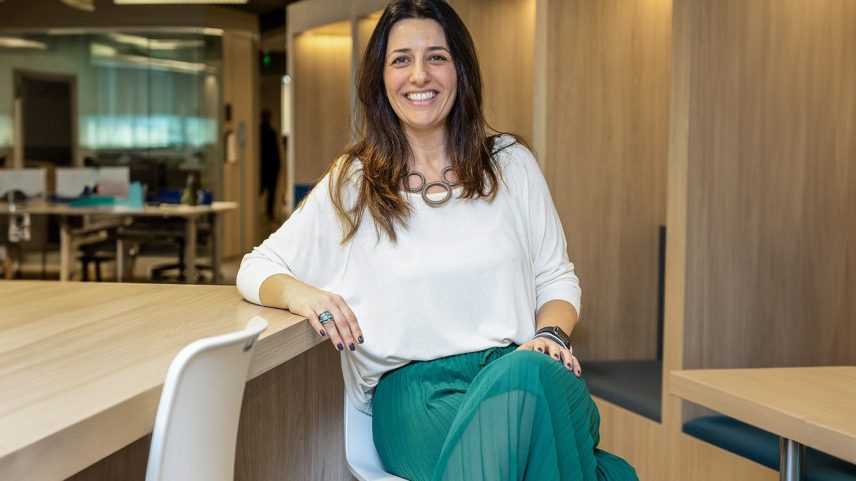 Izabel Azevedo, diretora de talento e cultura da Nestlé: “Não exigimos experiências prévias e mesmo o inglês não é pré-requisito. Queremos conhecer a história de cada pessoa candidata e perceber a vontade de fazer que cada uma tem” (Foto: Nestlé/Divulgação)
