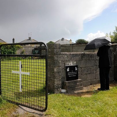 Irlanda inicia escavações em busca de restos de 796 bebês e crianças desaparecidas